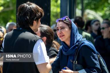 وداع هنرمندان با بهناز نازی؛ پیکر بازیگر سینما و تئاتر در پهنه رودکی بدرقه شد