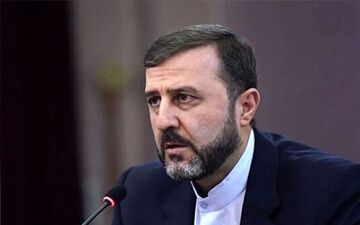 غریب‌آبادی: تاریخ نام جنگ‌افروزان را روی سنگِ عبرت ثبت می‌کند