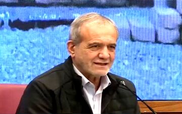 رئیس‌جمهور در اختتامیه فیلم فجر حضور یافت