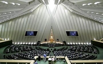 احضار وزیر آموزش و پرورش درباره شائبه نقض ممنوعیت عضویت دولتی ها در هیات مدیره