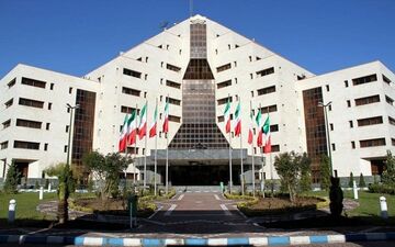 ساعت کار ادارات دولتی به دلیل سرما و یخبندان با یک ساعت تاخیر
