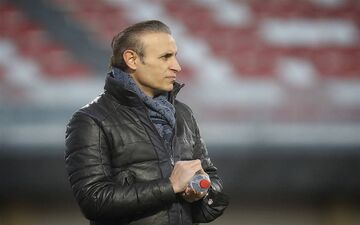 
دوراهی گل‌محمدی برای ادامه کار در پرسپولیس