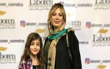 تیپ نیوشا ضیغمی به عنوان مدل برند آرایشی!