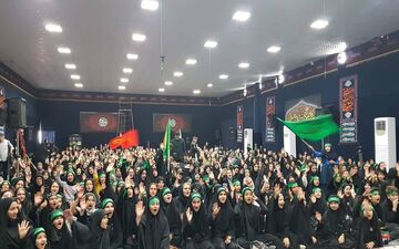 آیین گردهمایی کودکان عاشورایی با حضور بیش از ۷۰۰ کودک در کرمانشاه برگزار شد 