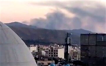 حریق گسترده در کارخانه کفش خاوران؛ اعزام ۵ ایستگاه آتش‌نشانی