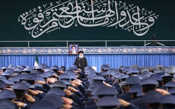 دیدار فرماندهان و کارکنان نیروی هوایی با امام خامنه‌ای
