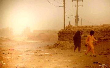 سرعت طوفان گردوخاک سیستان از مرز ۱۰۰ کیلومتر گذشت 