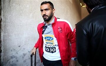  اشک و اندوه هافبک سرخپوشان از فشار رسانه‌ای/راز حذف ربیع‌خواه از ترکیب پرسپولیس