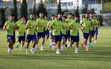 تهدید شدیدالحن ستاره استقلال ؛ تا فردا جدا می‌شوم | کوچ به تیم رقیب استقلال!
