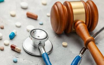 بررسی ۱۳ پرونده قصور پزشکی در پزشکی‌قانونی کرمانشاه/۷ پزشک محکوم شدند 

