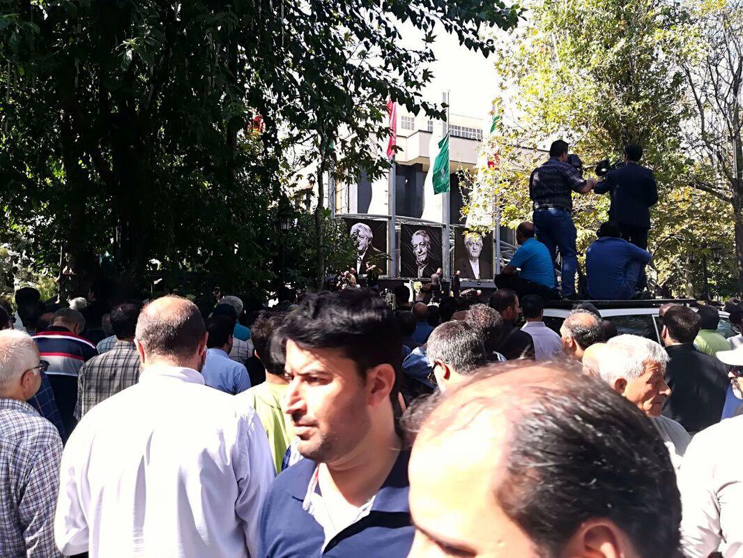 گزارش تصویری از مراسم تشیع استاد عزت الله انتظامی