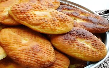 برساق: شیرینی خوشمزه و ترد با دستوری آسان
