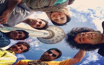 سلفی جالب هنرمندان در کنار برج میلاد (عکس)
