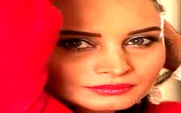 پوشش و حجاب متفاوت مریم کاویانی در سال نو