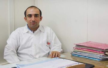 عضو کمیته علمی کرونا گفت: کسانی که واکسن زدند و یک بار هم کرونا گرفتند سد دفاعی بدنشان در مقابل کرونا بالاتر از کسانی است که تا به حالا کرونا نگرفتند و فقط واکسن زدند.