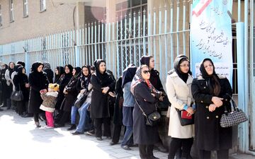 صف‌های طولانی مردم در جای جای ایران پای صندوق‌های رای + ویدئو