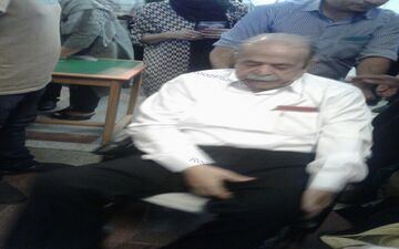 بازیگرمحبوب با ویلچر در انتخابات شرکت کرد+عکس