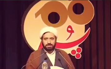 شعرخوانی طنز حاج‌آقا برای سلبریتی‌ها؛ بنده سلبریتی این کشورم! 