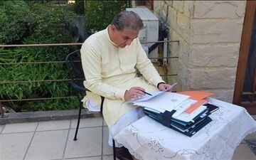  رئیس جمهور و وزیر خارجه پاکستان همچنان در قرنطینه 
