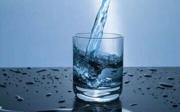  روزانه چند لیوان آب بنوشیم؟