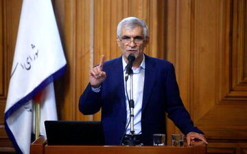 امضاء حکم شهردار تهران از سوی وزیر کشور