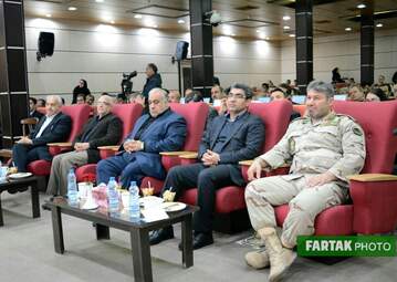 تجلیل از صادر کنندگان برتر در اتاق بازرگانی،صنایع و معادن استان کرمانشاه به روایت تصویر
