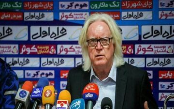 حمله استقلالی های متعصب به شفر ؛ سرمربی استقلال روی دیگر فوتبال ایران را دید !