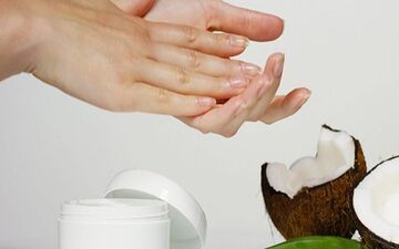 خواص شگفت انگیز روغن نارگیل برای ناخن | داشتن ناخن‌هایی سالم با روغن نارگیل+نحوه استفاده