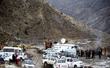 محموله ای از پیکر جانباختگان پروازتهران- یاسوج تحویل پزشکی قانونی شد