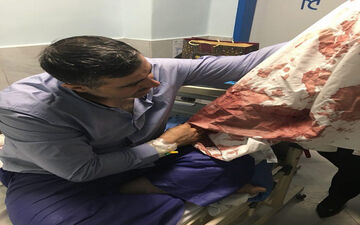 حمام خون در بیمارستان معروف تهران / دکتر کلیه چاقو چاقو شد! + عکس