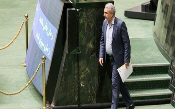 پایان کار فاطمی امین در وزارت صمت | مافیای خودرو قربانی گرفت