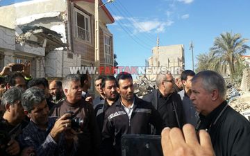اختصاصی / گزارش تصویری اختصاصی از حضور علی پروین در مناطق زلزله زده