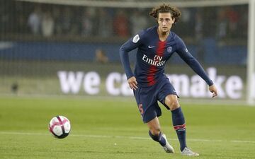  گاردین: انتقال هافبک PSG به بارسلونا نهایی شد 
