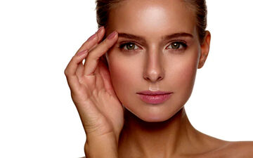 پوست صاف سلبریتی‌ها؛ چه رمز و رازی پشت آن است؟ چگونه ما هم پوستی صاف داشته باشیم؟