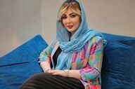 عکس نوستالژی نیوشا ضیغمی در کودکی؛ بازی با عروسک در دهه ۶۰