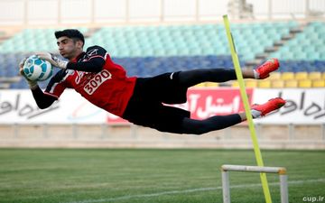 بیرانوند:بازیکنان پرسپولیس نان حلال به خانه می برند