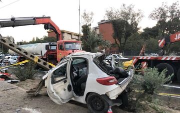 تصادف مرگبار پژو ۲۰۷ در بزرگراه بسیج؛ مرگ زن جوان و دختر خردسال