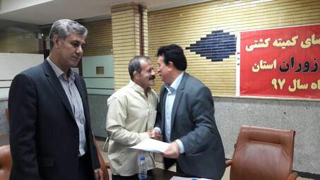 نشست اعضای کشتی سنتی‌وملی «زوران» استان کرمانشاه برای توسعه این رشته ورزشی 