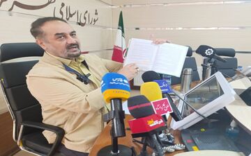 درویشی: مسئولان به امید انحلال، وظایف قانونی‌شان را انجام نمی‌دهند/تاخیر ۱۴ روزه فرمانداری در اعلام سلب عضویت‌ها ترک فعل است