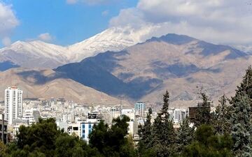 کاهش آلودگی در پایتخت؛ هوای تهران امروز قابل قبول شد