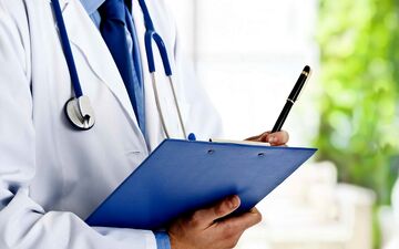 عفونت پروستات چیست؟ بررسی علت و علائم تا تشخیص و درمان