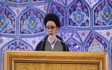 امام جمعه تبریز: موفقیت یک تیر و 7 نشان سیلی سپاه به آمریکا
