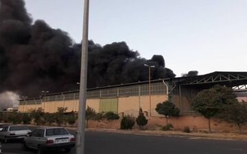 آتش سوزی در یک واحد صنعتی  شهرک اشتهارد