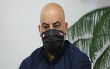 سرپرست باشگاه پرسپولیس: پس از بردن الهلال درباره تاخیر در سفر تیم به عربستان صحبت کنیم