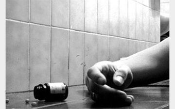 خودکشی نافرجام پزشک معروف آبادانی با ۱۷۰ قرص آرامبخش