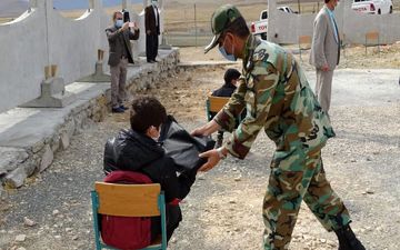 توزیع بیش از  ۱۹۰ بسته کمک مومنانه در بین نیازمندان شهرستان سرپل ذهاب