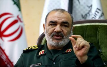 سردار سلامی:به قلب‌های محکم مردم ایران نیاز داریم
