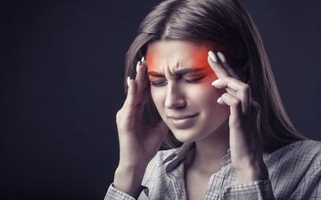 راهکارهای مدیریت و کاهش درد میگرن در محیط کار