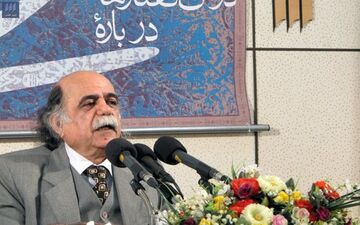 هشدار کزازی درباره مرگ زبان