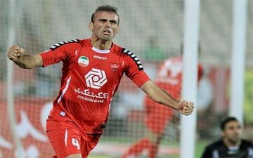  کری کاپیتان پرسپولیس برای استقلالی‌ها